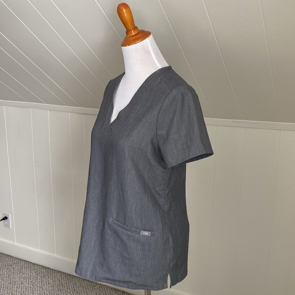 Figs Scrub Top - Picture 2 of 8